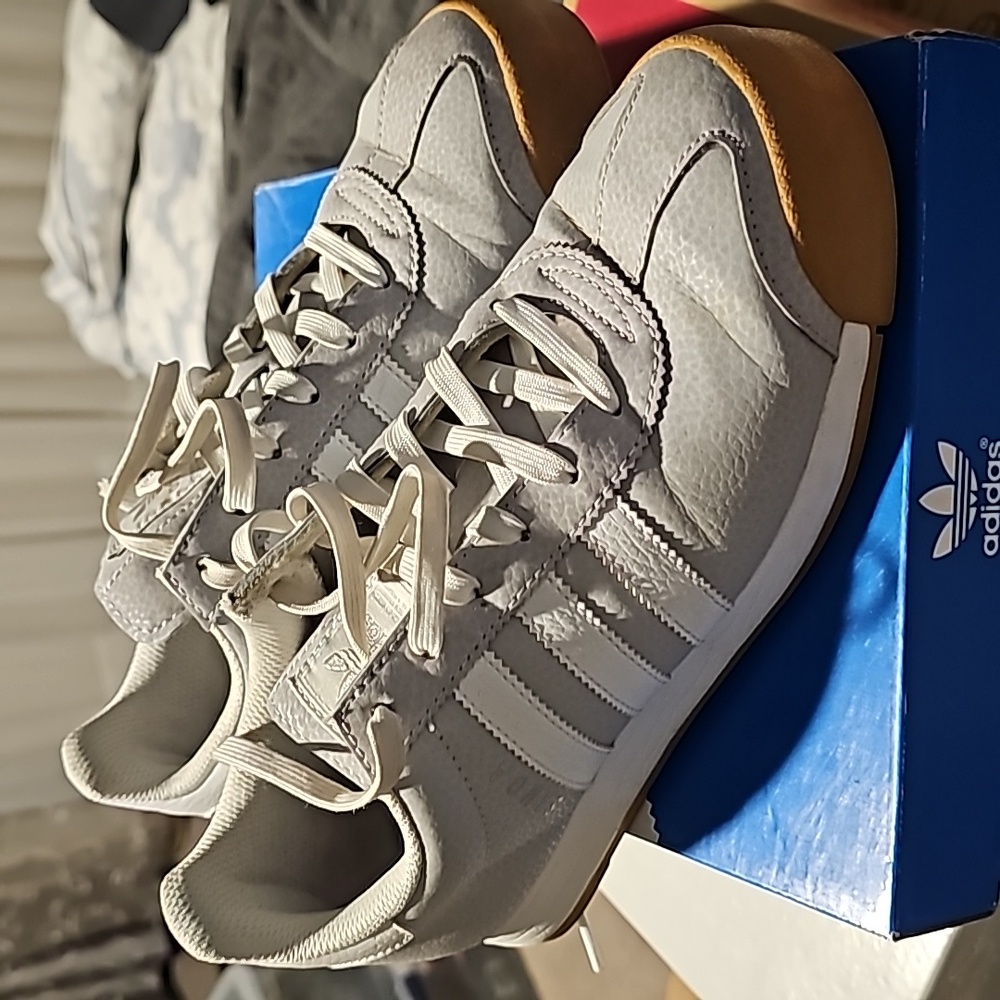 Adidas Samoa sneakers